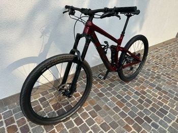 Used Trek Remedy 7 2022 2022 Mountainbike, Red, 27.5 — image 7 of 20