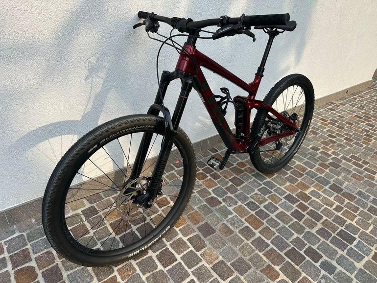 Used Trek Remedy 7 2022 2022 Mountainbike, Red, 27.5 — image 7 of 20