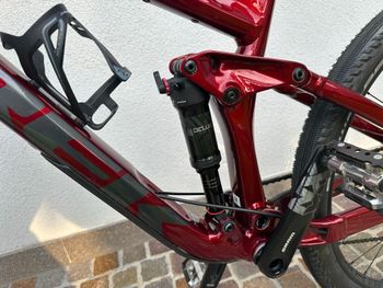 Used Trek Remedy 7 2022 2022 Mountainbike, Red, 27.5 — image 4 of 20