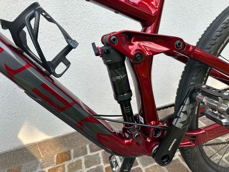 Used Trek Remedy 7 2022 2022 Mountainbike, Red, 27.5 — image 4 of 20