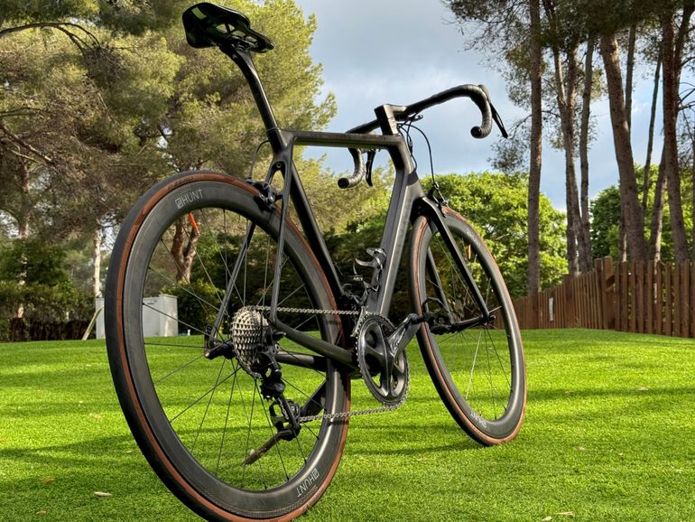 Used Canyon Ultimate CF SL 8 2022 2022 Road & Gravel — image 2 of 6