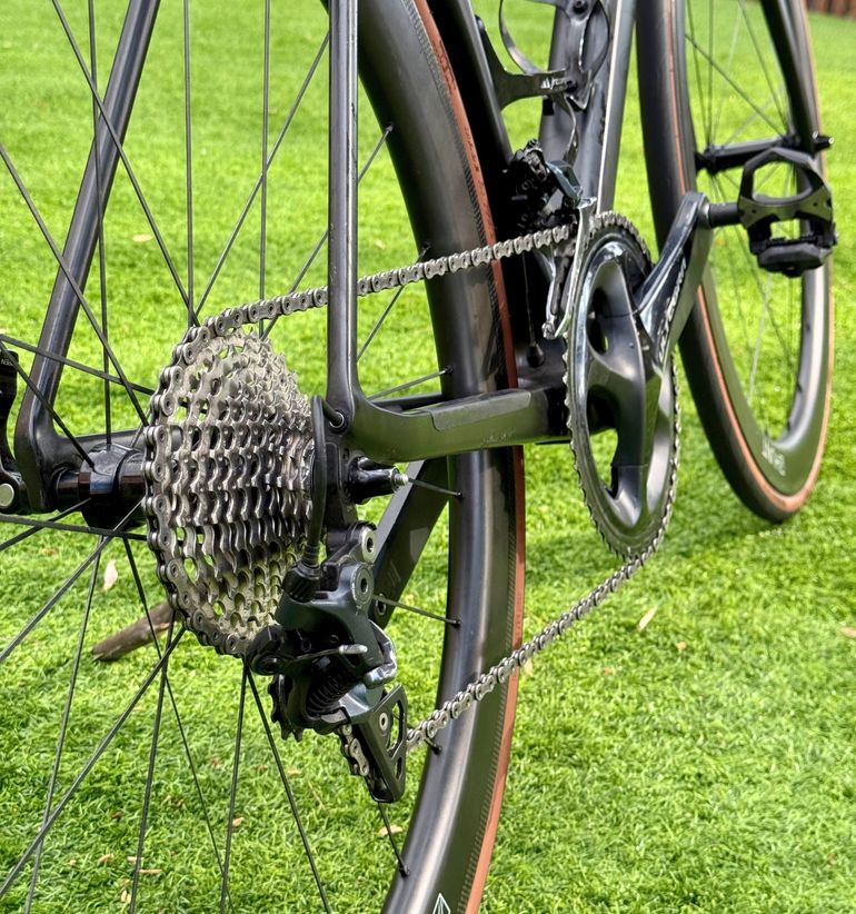 Used Canyon Ultimate CF SL 8 2022 2022 Road & Gravel — image 5 of 6