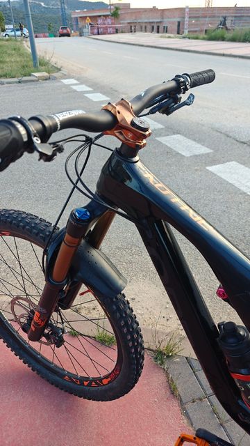 Gebrauchtes Orbea RALLON M10 2021 2021 Mountainbike, Schwarz — Bild 9 von 12