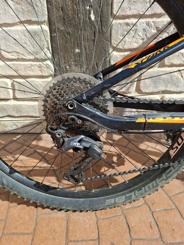 Used Scott Genius 740 2017 2017 Mountainbike, Orange, 27.5 — image 3 of 4