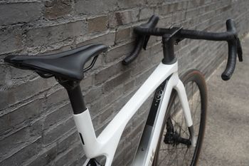 Used Trek Trek Madone SL 6 Gen 8 2025 2025 Road & Gravel, White — image 8 of 9