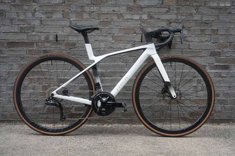 Used Trek Trek Madone SL 6 Gen 8 2025 2025 Road & Gravel, White — image 1 of 9