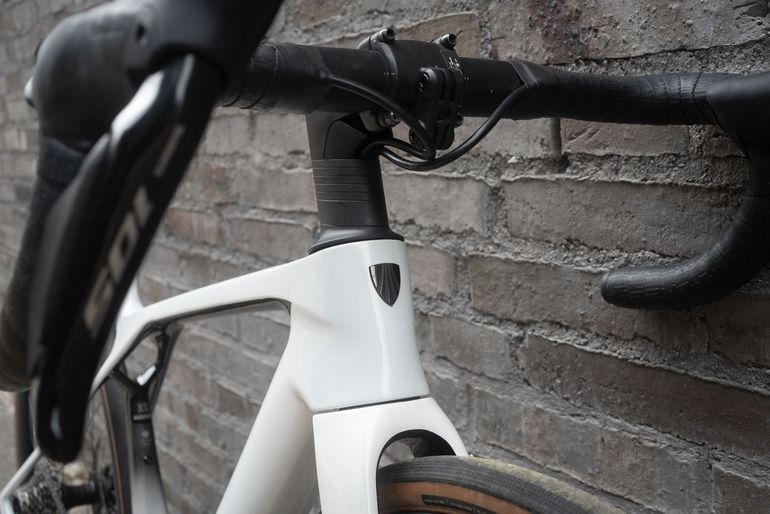 Used Trek Trek Madone SL 6 Gen 8 2025 2025 Road & Gravel, White — image 5 of 9