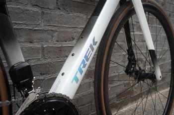 Used Trek Trek Madone SL 6 Gen 8 2025 2025 Road & Gravel, White — image 9 of 9