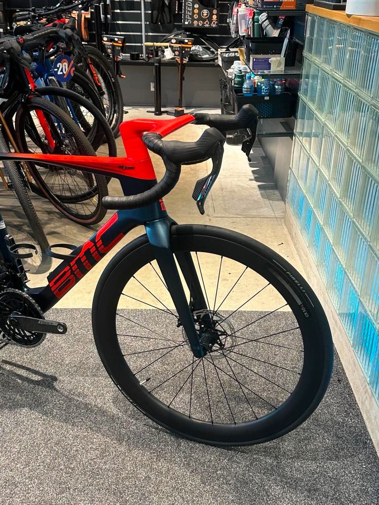 Used BMC Teammachine R 01 THREE 2026 2026 Road & Gravel, Blau — image 5 of 8