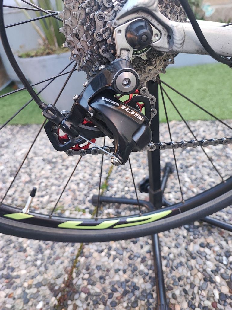 Used Cannondale Caad Shimano 105 2019 Road & Gravel, Hellgrau — image 4 of 8