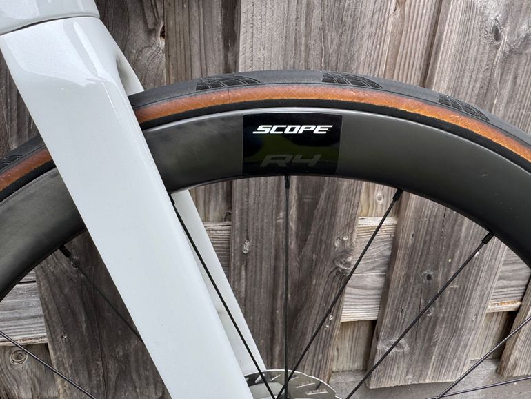 Used Canyon Aeroad CF SLX 7 Di2 2025 2025 Road & Gravel, White — image 4 of 6