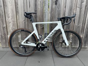 Used Canyon Aeroad CF SLX 7 Di2 2025 2025 Road & Gravel, White — image 2 of 6