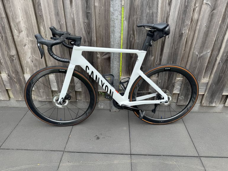 Used Canyon Aeroad CF SLX 7 Di2 2025 2025 Road & Gravel, White — image 1 of 6