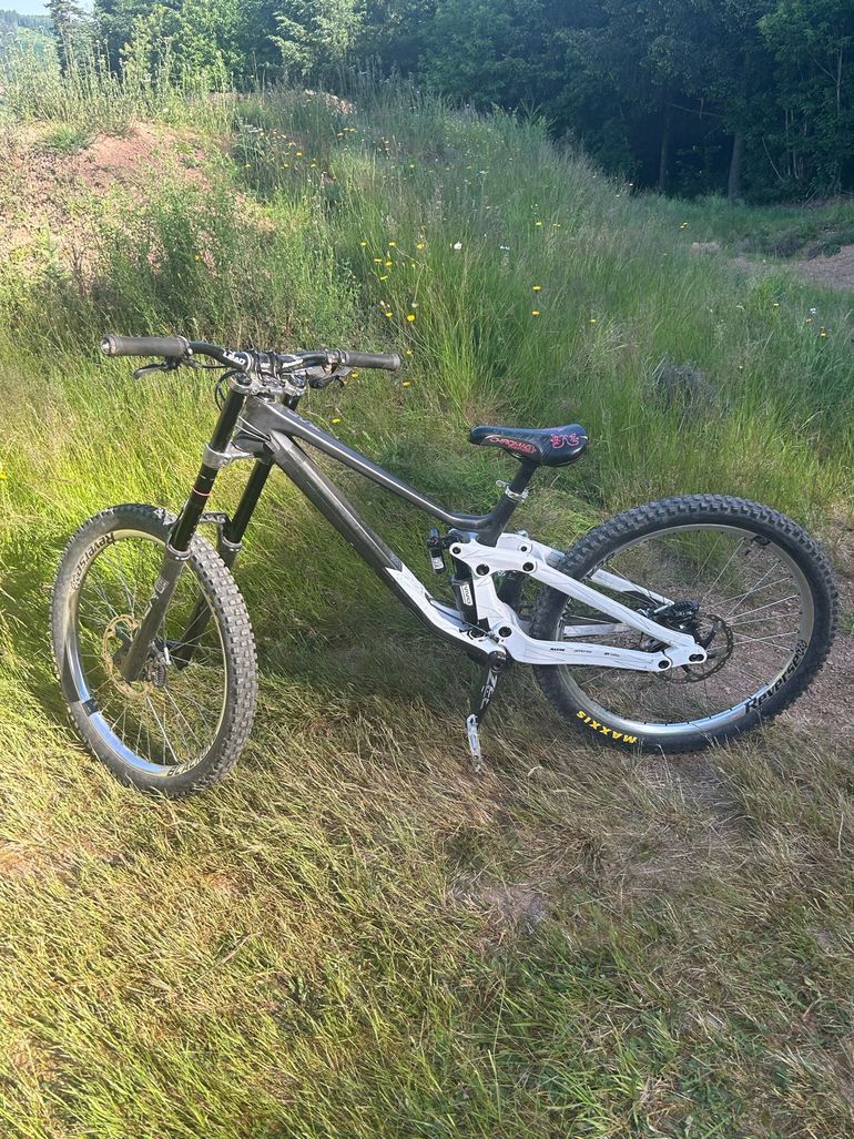 Used Scott Gambler Shimano ZEE 2022 Mountainbike, Black — image 4 of 6