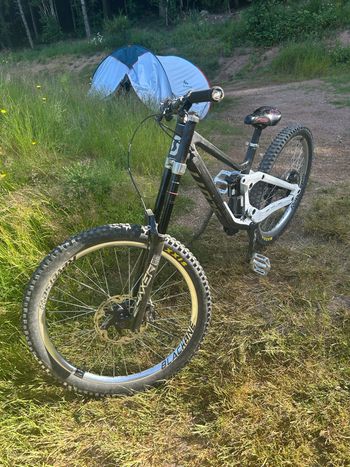 Used Scott Gambler Shimano ZEE 2022 Mountainbike, Black — image 2 of 6
