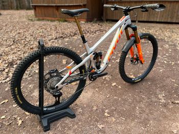 Used Pivot FIREBIRD Pro XT/XTR 2023 2023 Mountainbike — image 5 of 9