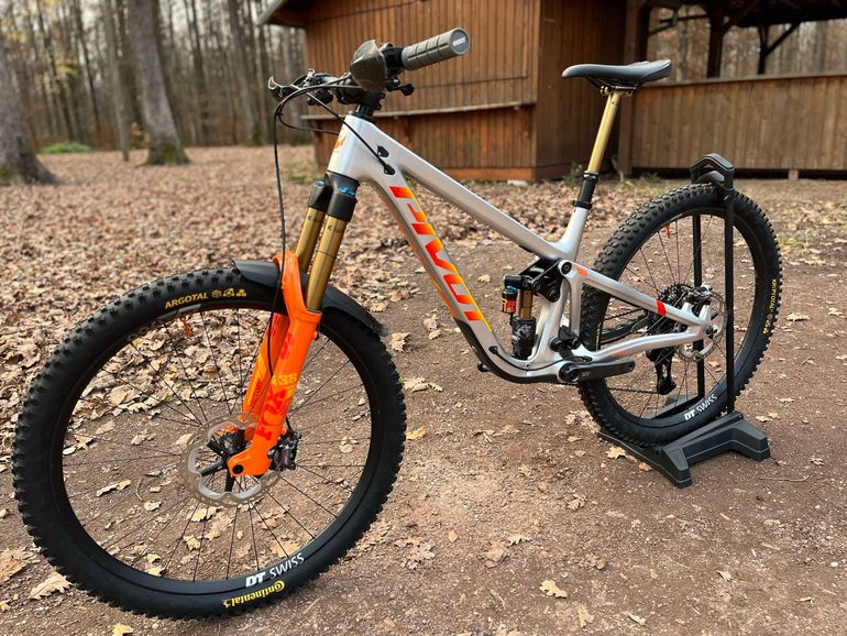 Used Pivot FIREBIRD Pro XT/XTR 2023 2023 Mountainbike — image 4 of 9