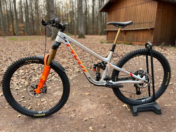 Used Pivot FIREBIRD Pro XT/XTR 2023 2023 Mountainbike — image 2 of 9