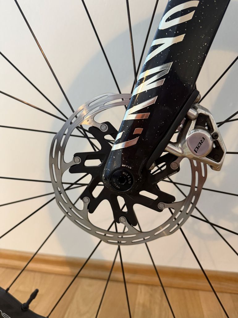 Used Canyon Aeroad CFR AXS 2025 2025 Road & Gravel, Black — image 6 of 9