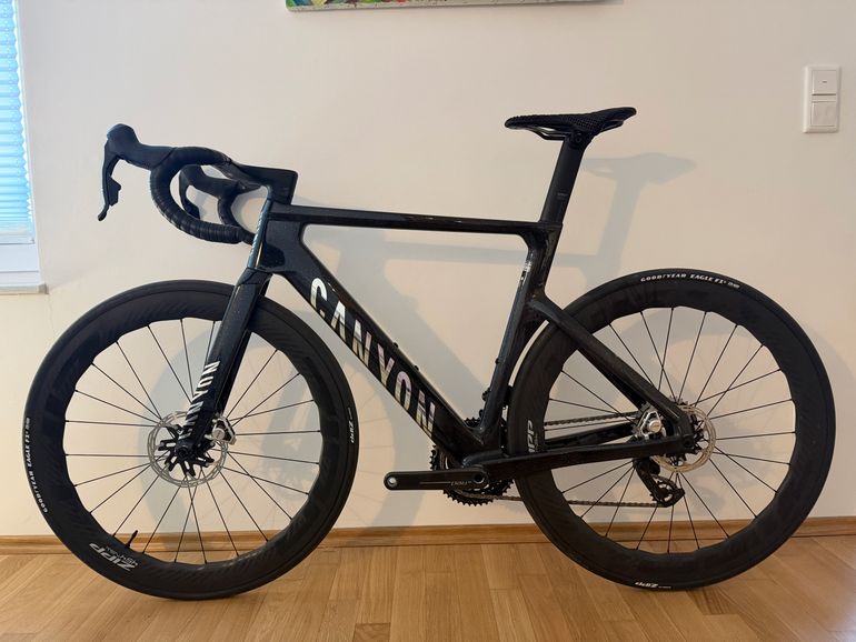 Used Canyon Aeroad CFR AXS 2025 2025 Road & Gravel, Black — image 5 of 9