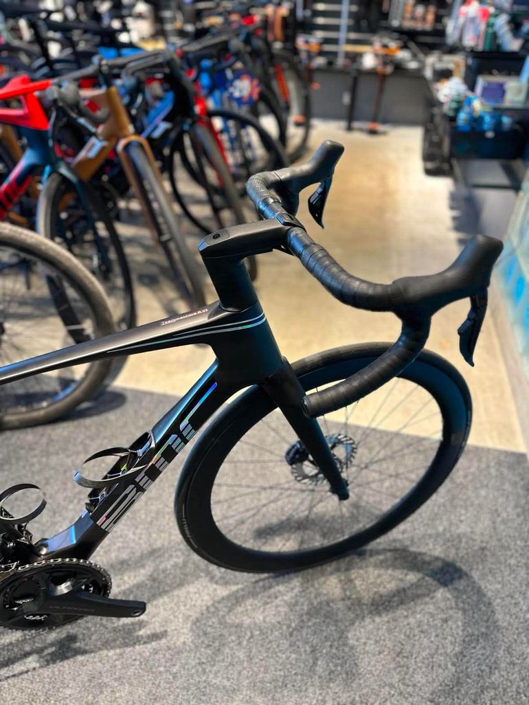 Used BMC Teammachine R 01 FOUR 2024 2024 Road & Gravel, Schwarz — image 4 of 8