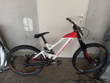 Used Mondraker Summum 2020 2020 Mountainbike, White, 27.5 — image 1 of 4