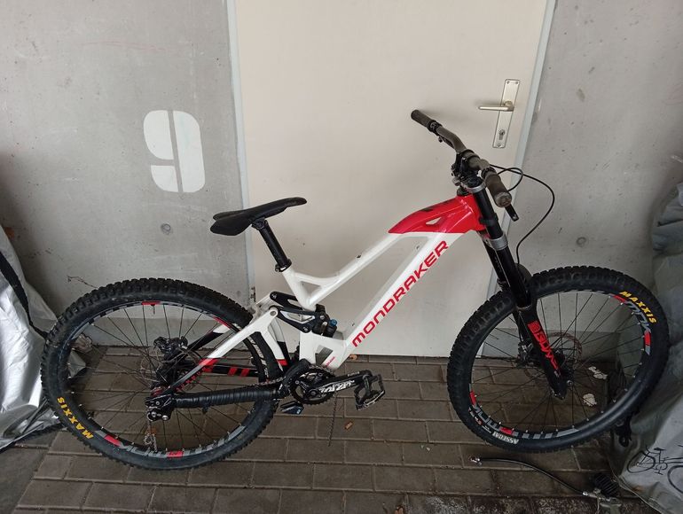 Used Mondraker Summum 2020 2020 Mountainbike, Weiß, 27.5 — image 1 of 4