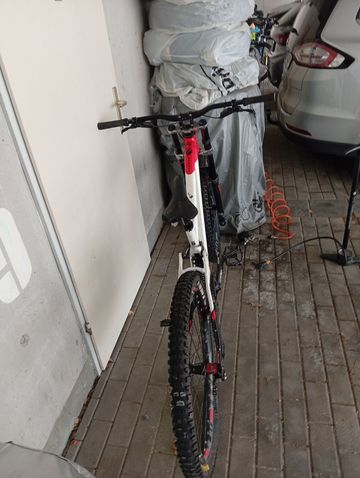 Used Mondraker Summum 2020 2020 Mountainbike, White, 27.5 — image 4 of 4