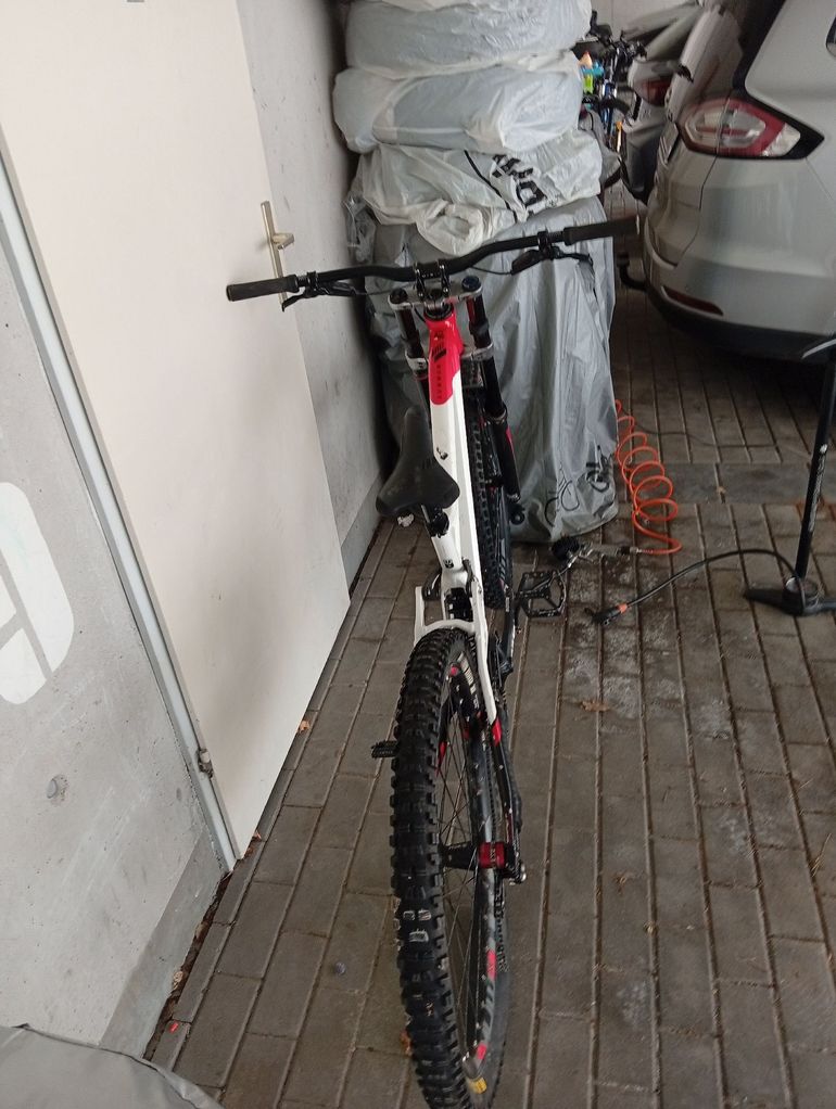Used Mondraker Summum 2020 2020 Mountainbike, Weiß, 27.5 — image 4 of 4