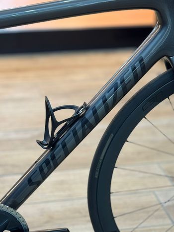 Used Specialized Tarmac SL8 Expert - SRAM Rival AXS 2024 2024 Road & Gravel, Light Gray — image 4 of 12