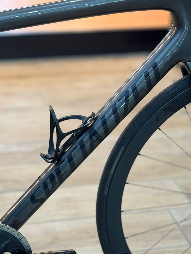 Used Specialized Tarmac SL8 Expert - SRAM Rival AXS 2024 2024 Road & Gravel, Light Gray — image 4 of 12