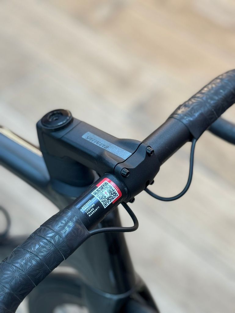 Used Specialized Tarmac SL8 Expert - SRAM Rival AXS 2024 2024 Road & Gravel, Light Gray — image 9 of 12