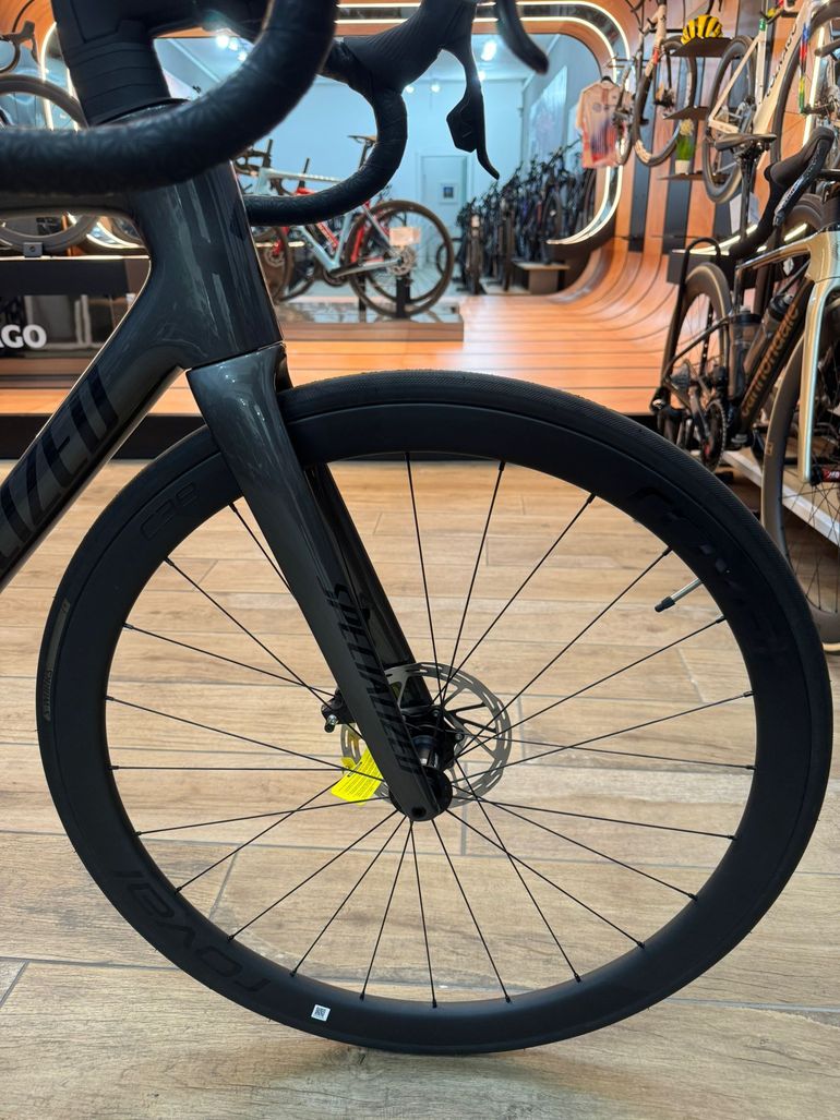 Used Specialized Tarmac SL8 Expert - SRAM Rival AXS 2024 2024 Road & Gravel, Light Gray — image 12 of 12
