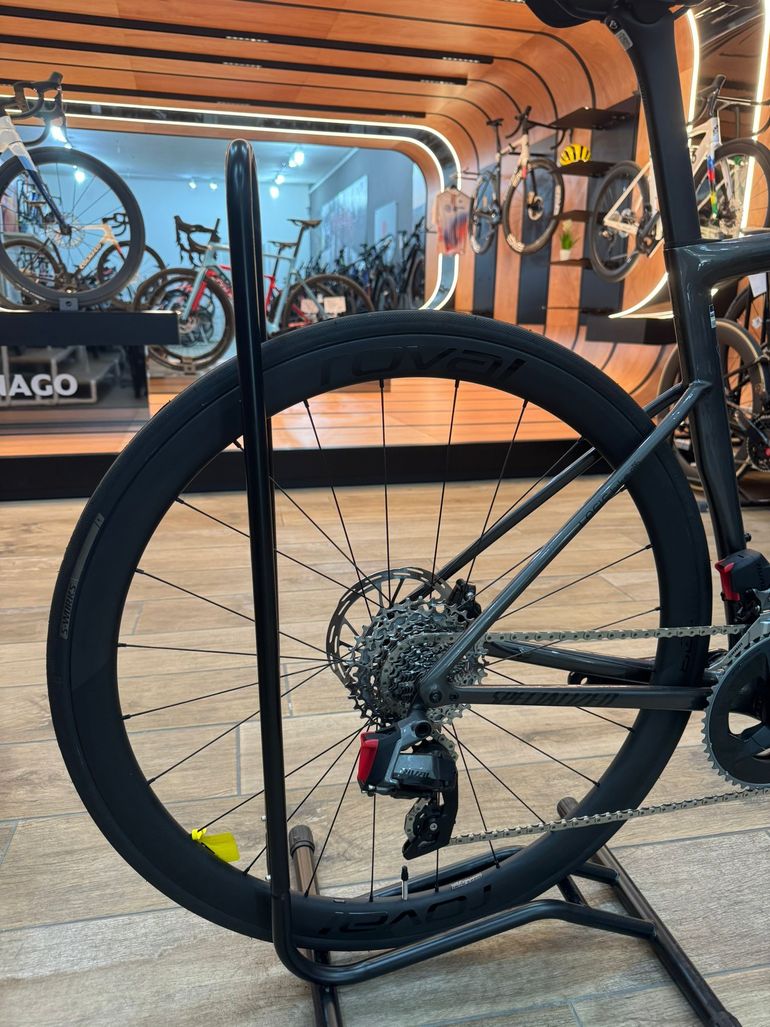 Used Specialized Tarmac SL8 Expert - SRAM Rival AXS 2024 2024 Road & Gravel, Light Gray — image 10 of 12