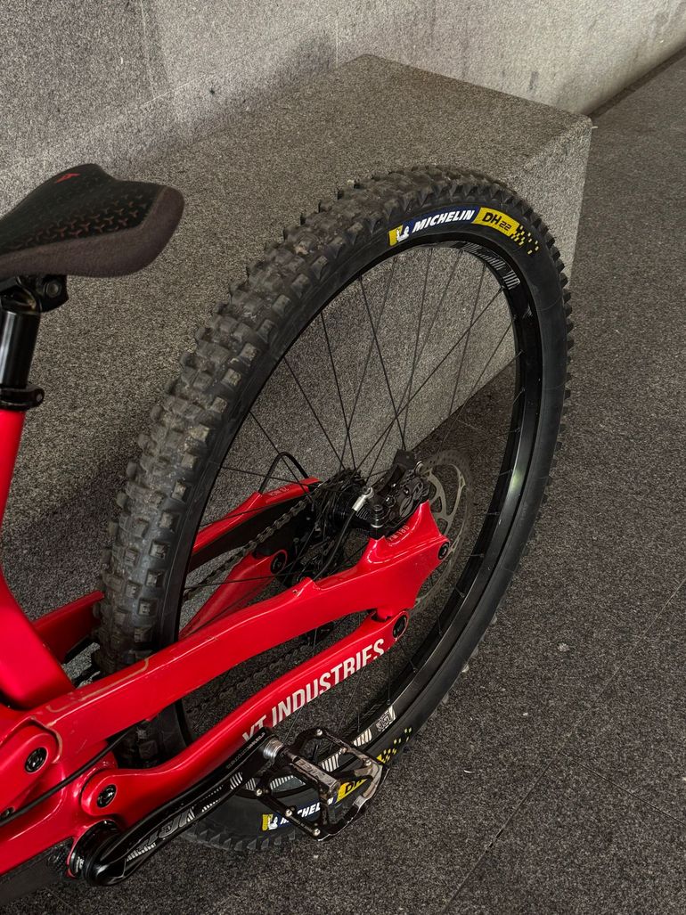 Used YT YT Custom Shimano Saint 2024 Mountainbike, Rosso — image 4 of 4