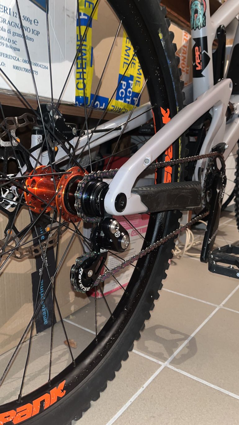 Used Santa Cruz NOMAD GX AXS RSV / Carbon C 2024 2024 Mountainbike, Hellgrau, 29, 27.5 — image 4 of 7