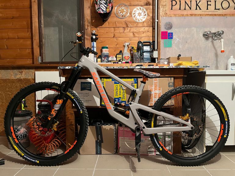 Used Santa Cruz NOMAD GX AXS RSV / Carbon C 2024 2024 Mountainbike, Hellgrau, 29, 27.5 — image 2 of 7