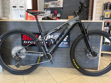Używany Trek E-Caliber 9.6 2022 2022 MTB