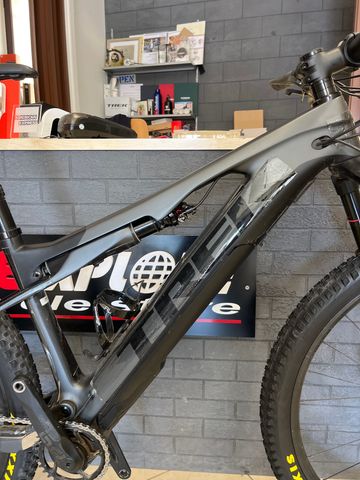 Used Trek E-Caliber 9.6 2022 2022 Mountainbike, Black, 29 — image 2 of 5
