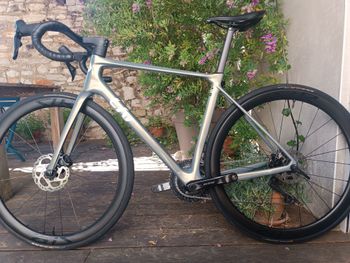 Used Liv Langma Advanced Pro 1 2025 2025 Road & Gravel, Blue — image 2 of 17