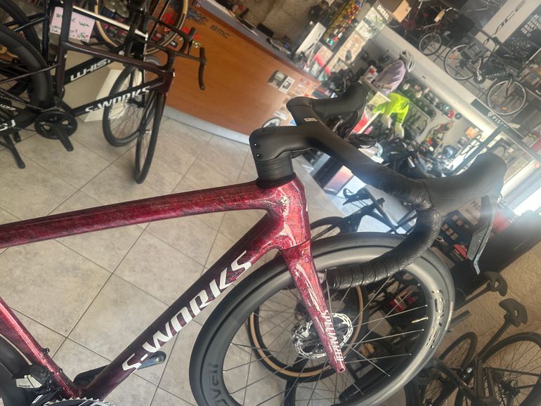 Used Specialized S-Works Tarmac SL8 - SRAM RED AXS 2026 2026 Road & Gravel, Red — image 5 of 7