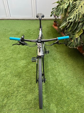 Used KTM X-STRADA 10 PRO 2024 2024 Road & Gravel, Hellgrau — image 8 of 9