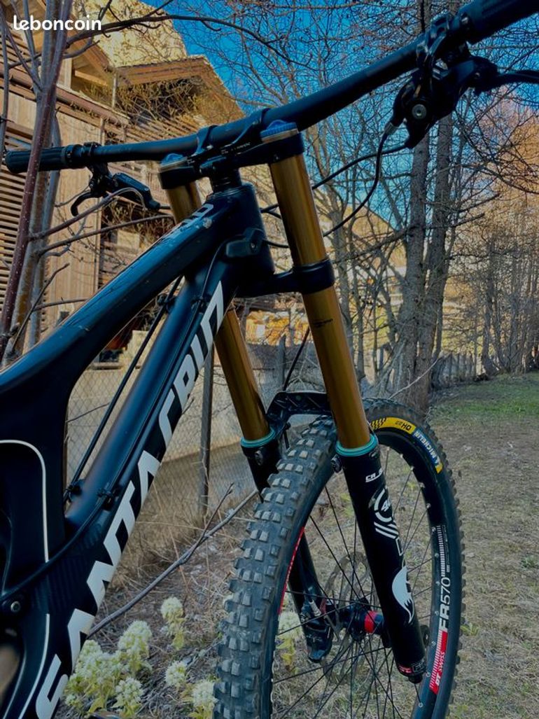 Used Santa Cruz Santa Cruz V10 2018 Mountainbike, Black — image 5 of 11