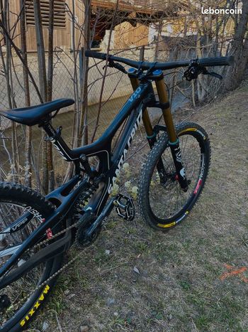 Used Santa Cruz Santa Cruz V10 2018 Mountainbike, Black — image 6 of 11