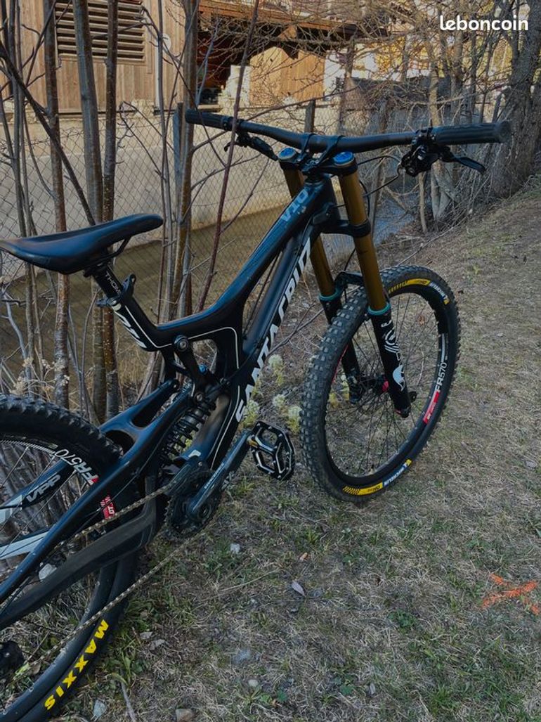 Used Santa Cruz Santa Cruz V10 2018 Mountainbike, Black — image 6 of 11