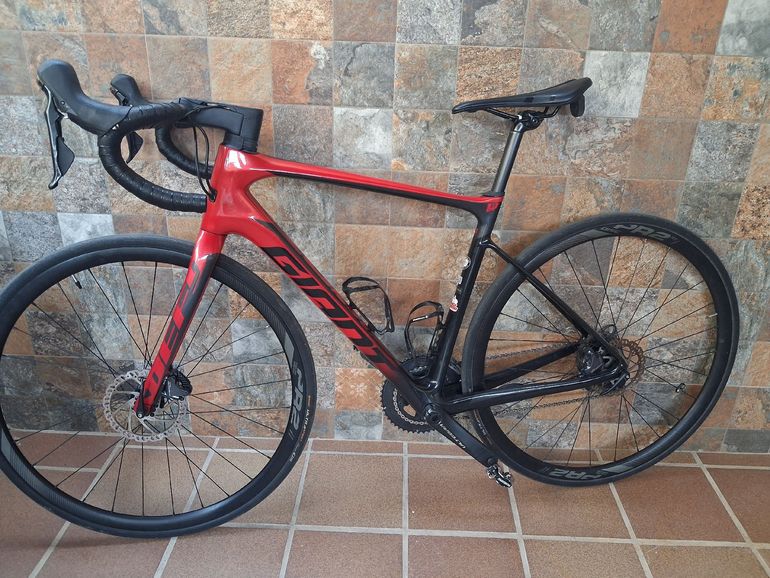 Used Giant Defy Advanced Pro 1 2020 2020 Road & Gravel, Red — image 1 of 4