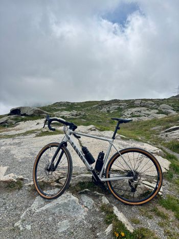 Used Canyon Grail AL 7.0 2020 2020 Road & Gravel, Grigio chiaro — image 7 of 12