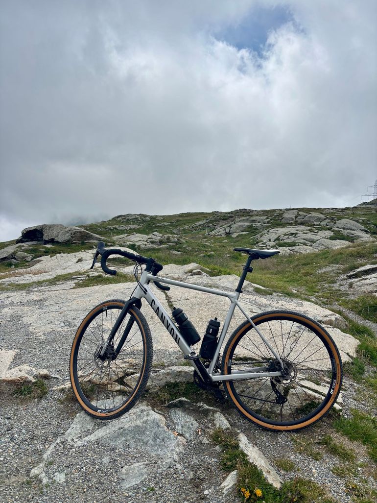 Used Canyon Grail AL 7.0 2020 2020 Road & Gravel, Grigio chiaro — image 7 of 12