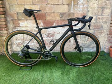 Käytetty Felt Fr SRAM Red eTap AXS 2024 Road & Gravel