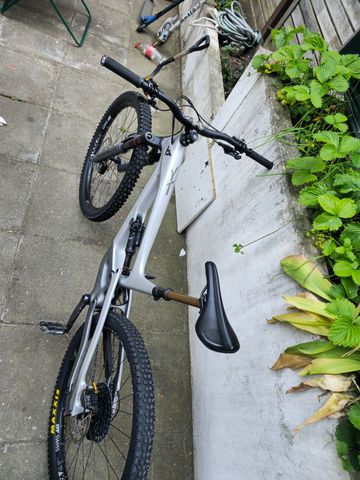 Tweedehands YT Industries Capra Base AL 29 2021 2021 Mountainbike — afbeelding 13 van 15